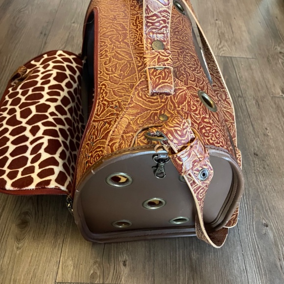 Pet Flys pet carrier - Picture 2 of 8